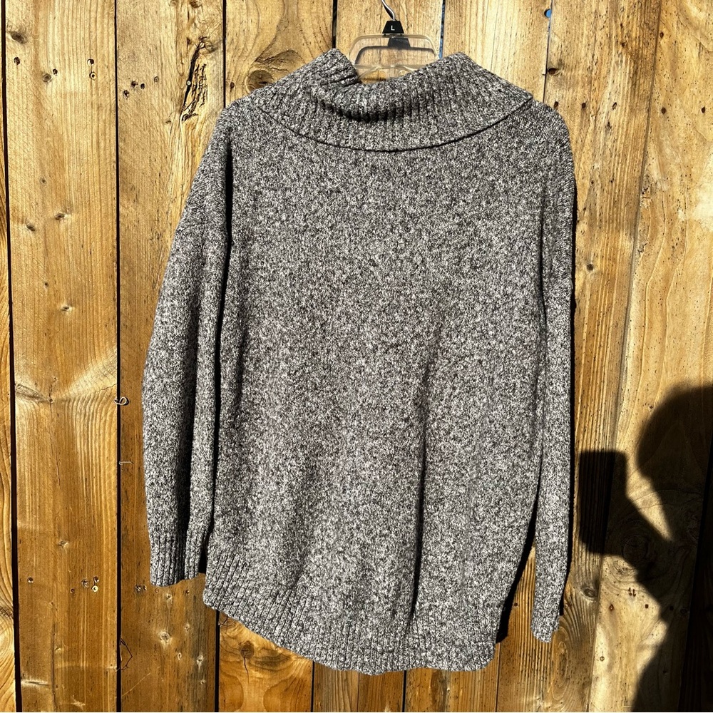 Sold Old Navy Cozy Gray Turtleneck Sweater - Picture 4 of 6